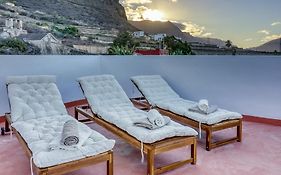 Spacious Home With Tropical Garden, Bbq, Near Seaside